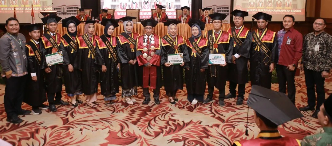 Rektor ITSkes Muhammadiyah Selong ( DR.M.JUHAD M.AP ) Resmi buka MATAF dan FKKMB bagi para Mahasiswa Baru Tahun ajaran 2023-2024
